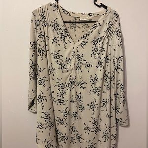Women’s plus blouse